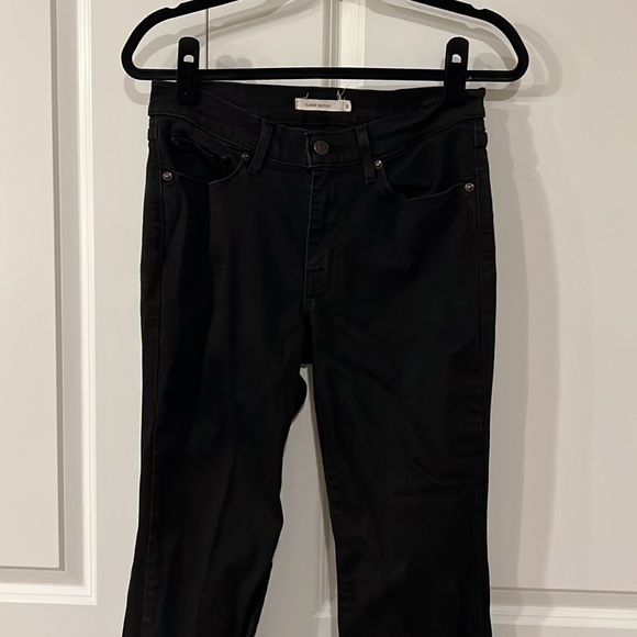Lightly worn black Levi Strauss & Co Classic Bootcut size 6 jeans - Picture 2 of 15